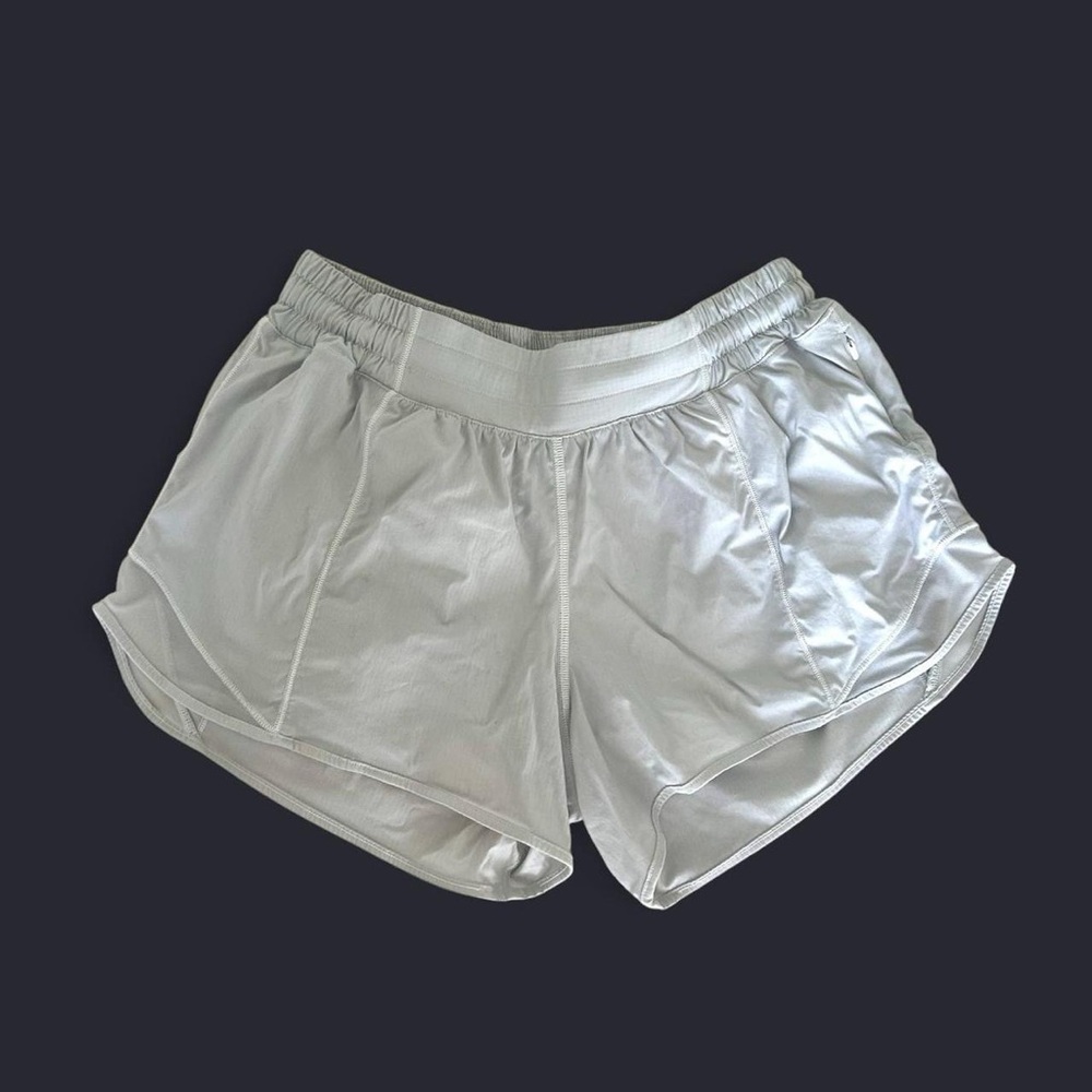 White Lululemon Hotty Hot Low-Rise Lined short 6’